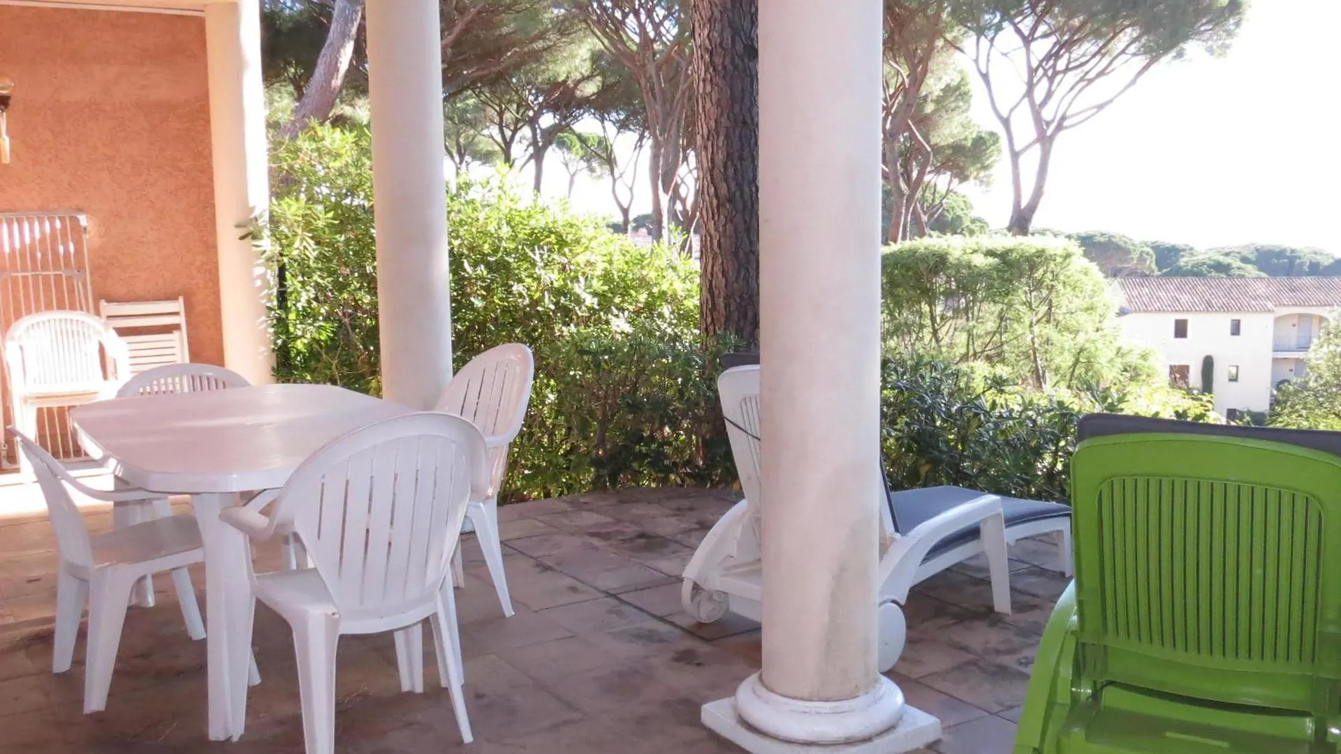 Daire Appartement 2 Pieces Avec Jardin, Garage Et Piscine A Sainte-Maxime - Fr-1-780-45 Fransa