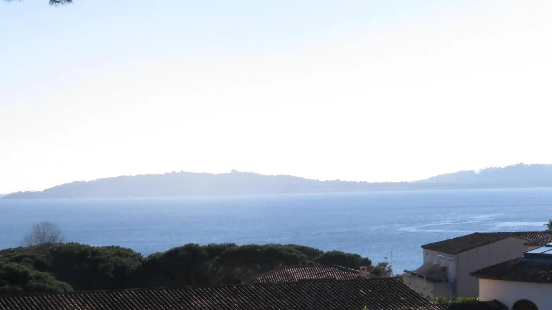 Appartement 2 Pieces Avec Jardin, Garage Et Piscine A Sainte-Maxime - Fr-1-780-45 Daire